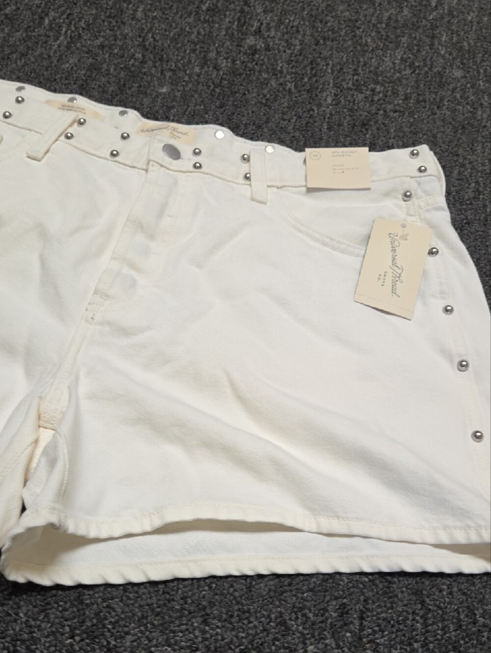 (#2C) Universal Thread White Denim Shorts with Silver Studs - Picture 4 of 8